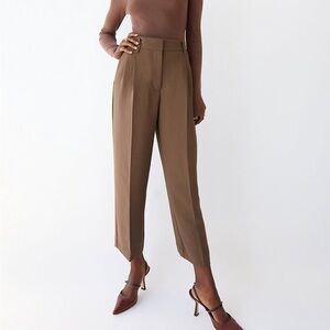 NWT, Aritzia Effortless Cropped Pant, crepe, tan color, size 0